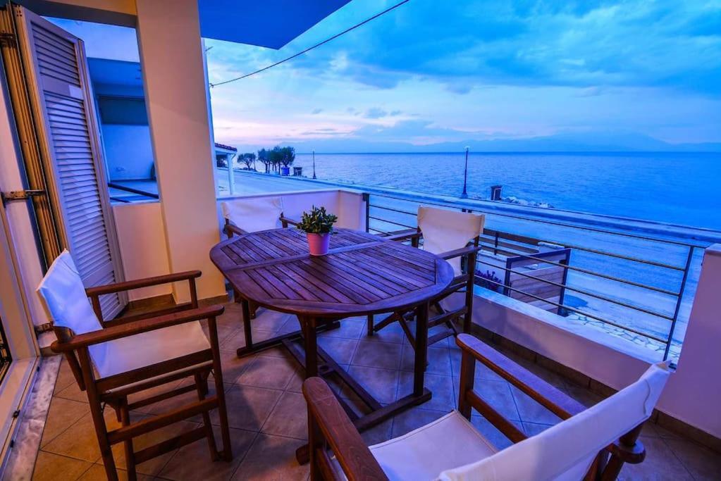 Aigli Luxurious Villa Kato Pitsa Exterior photo
